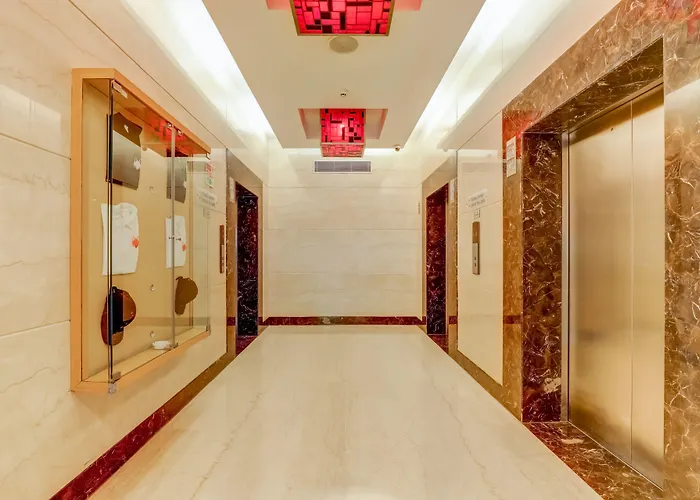 Lemon Tree , Delhi AirportAirport Hotel